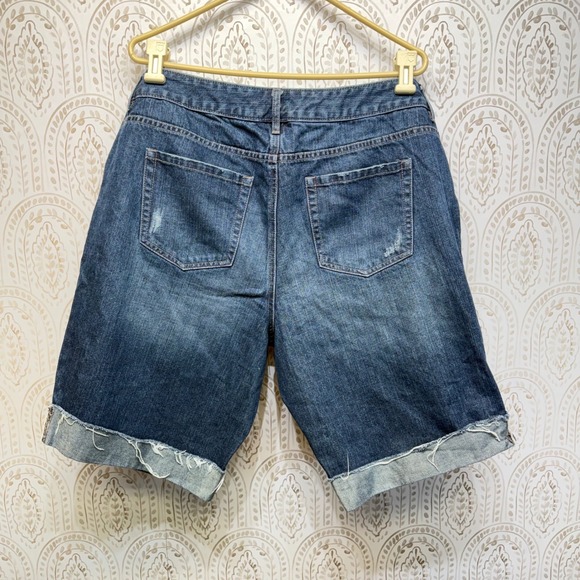Apt 9 Denim Shorts Womens 16W Blue Distressed Bermuda Raw Hem Cuffed Mid Rise - Picture 2 of 7